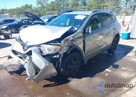 2017 Toyota Rav4 Le z USA, uszkodzony, nr VIN 2T3BFREV9HW648895